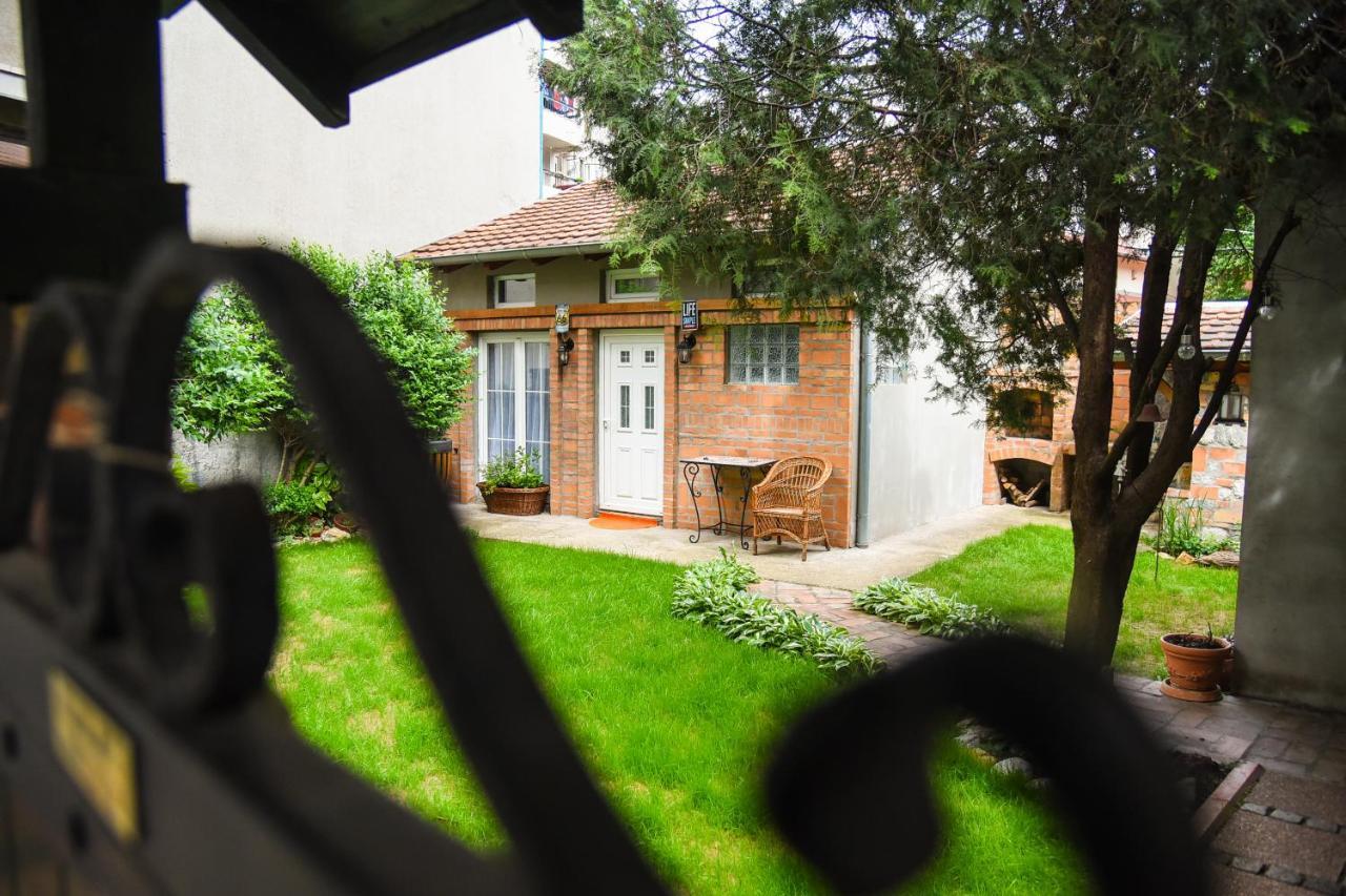 Agape Apartman Semêndria Exterior foto