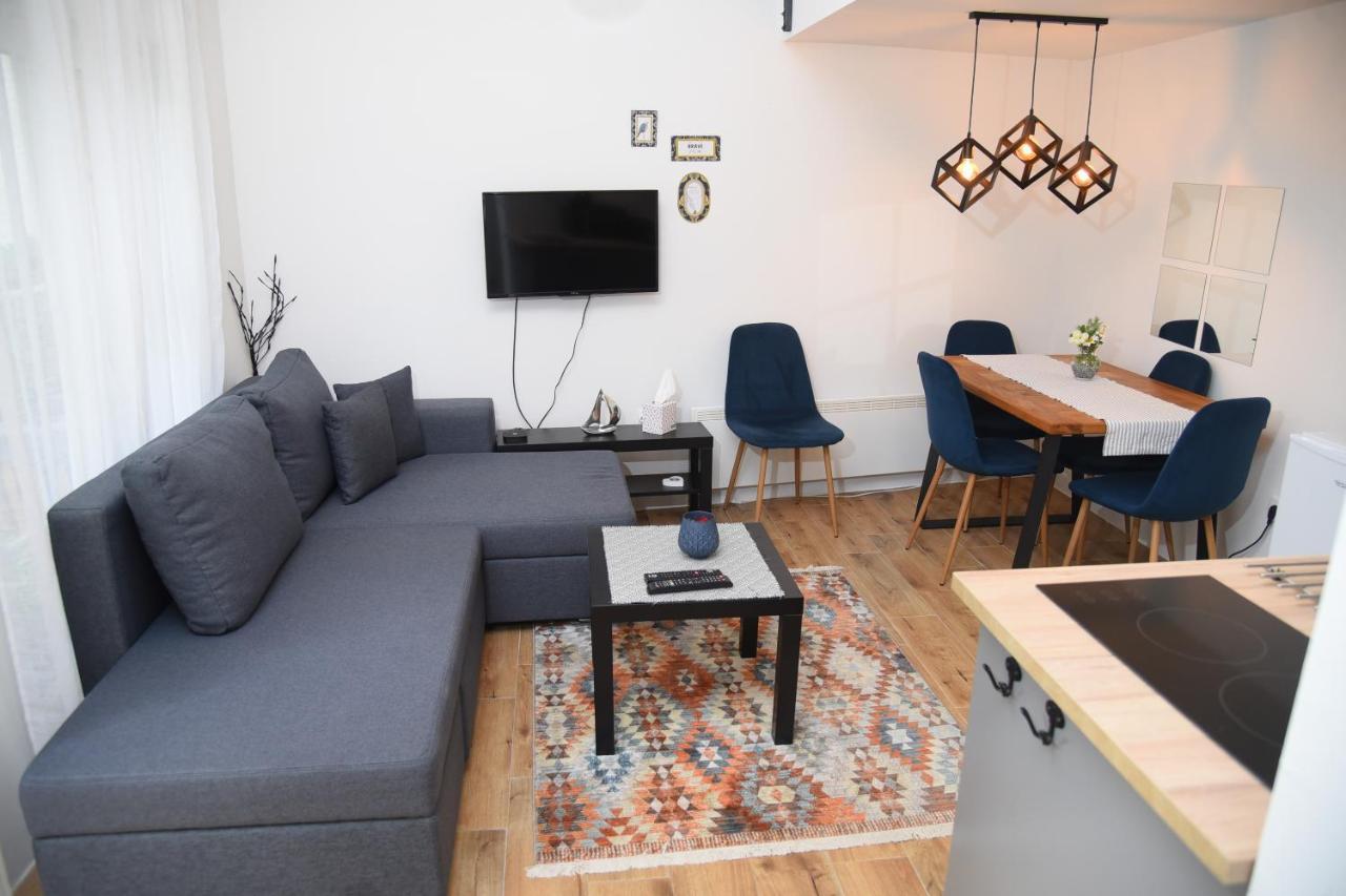 Agape Apartman Semêndria Exterior foto