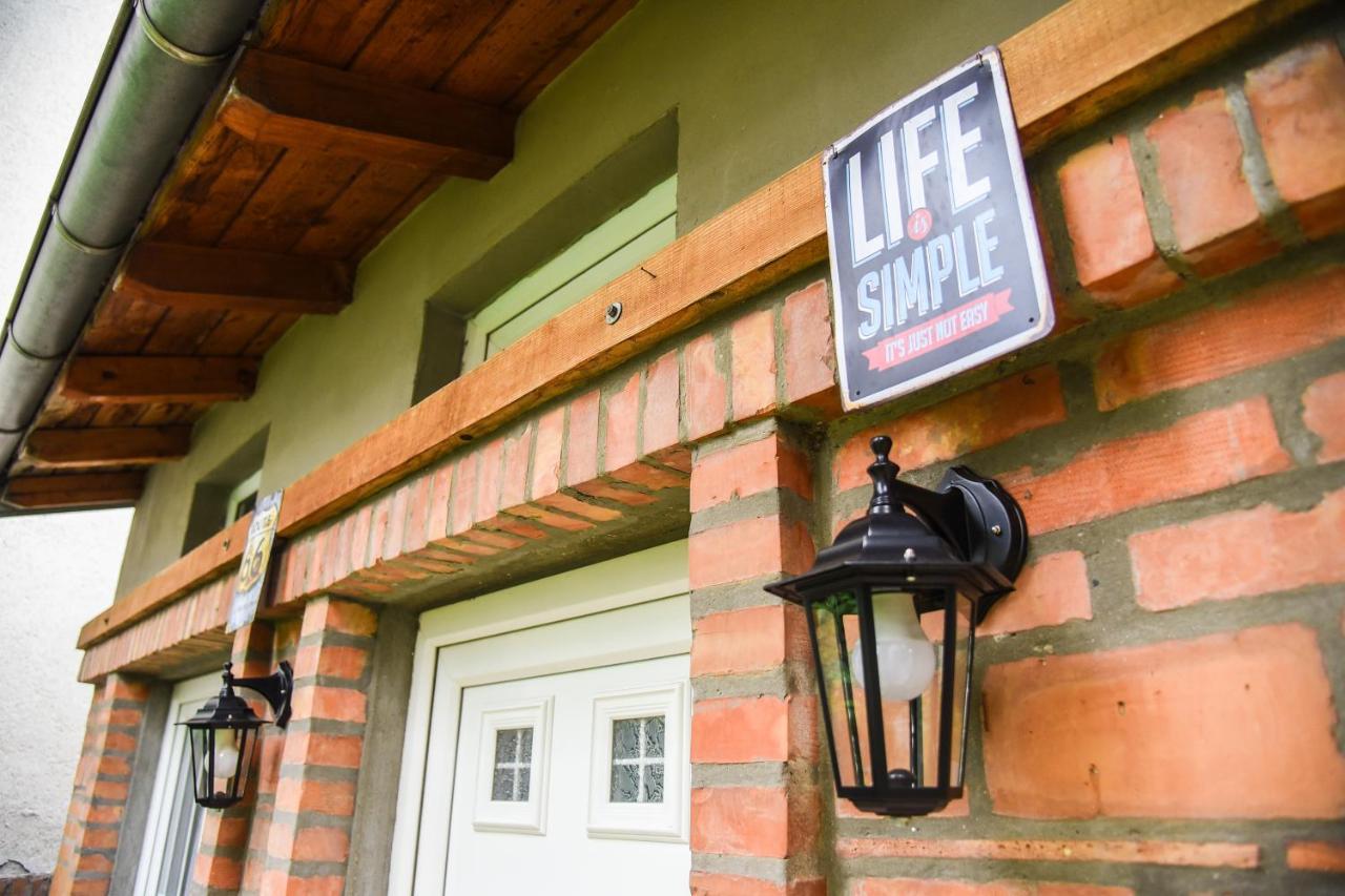 Agape Apartman Semêndria Exterior foto