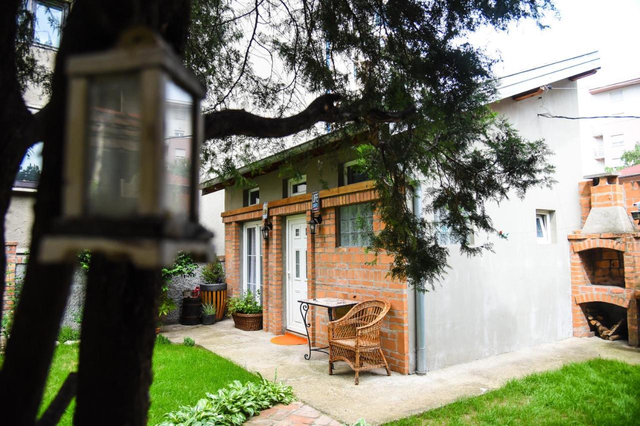 Agape Apartman Semêndria Exterior foto